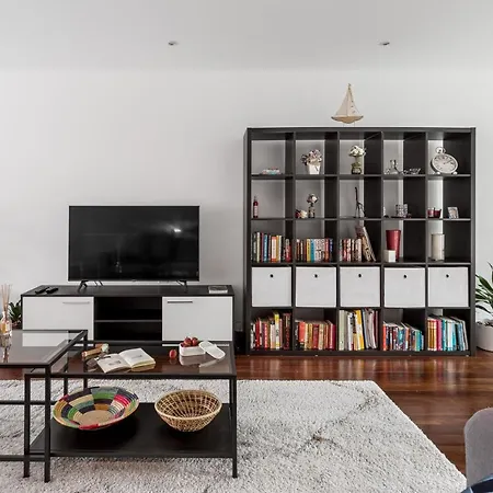 Apartment Joivy Sleek House Balcony & 2 Terraces In Porto Maia (Porto)