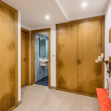 Joivy Sleek House Balcony & 2 Terraces In Porto Maia (Porto)