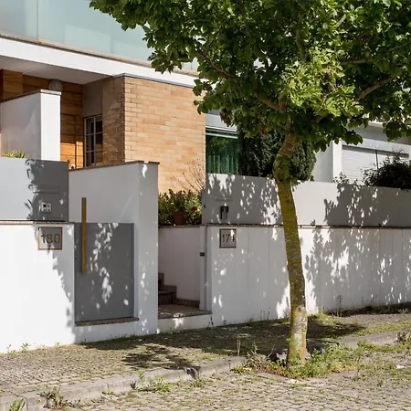 Apartment Joivy Sleek House Balcony & 2 Terraces In Porto Maia (Porto)