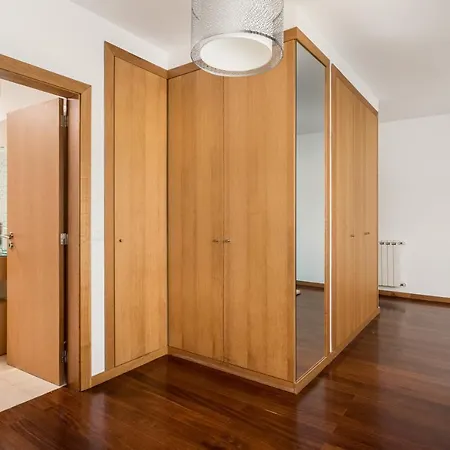 Apartment Joivy Sleek House Balcony & 2 Terraces In Porto Maia (Porto)