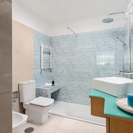Joivy Sleek House Balcony & 2 Terraces In Porto Maia (Porto)