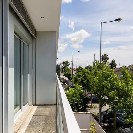 Joivy Sleek House Balcony & 2 Terraces In Porto Apartment Maia (Porto)