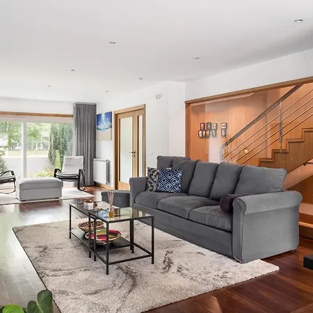 Joivy Sleek House Balcony & 2 Terraces In Porto * Maia (Porto)