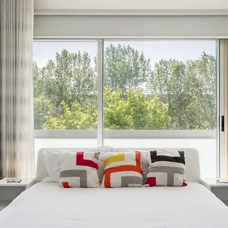 Joivy Sleek House Balcony & 2 Terraces In Porto Apartment Maia (Porto)