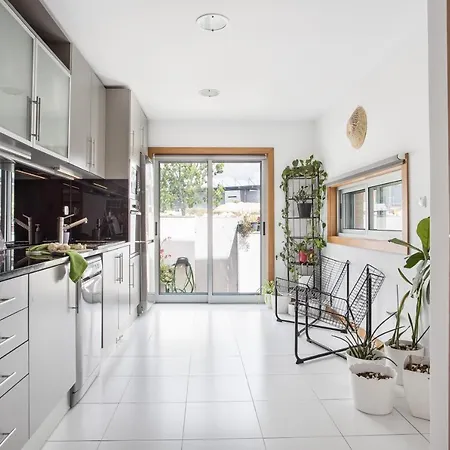 Joivy Sleek House Balcony & 2 Terraces In Porto Apartment Maia (Porto)