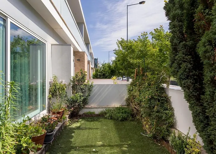 Konukevi Guestready - Stunning House W/ Parking Near Porto